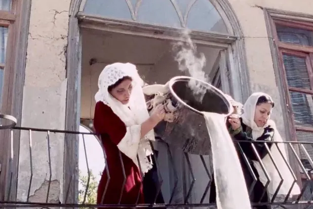 «ليلى والذئاب» (هَيني سرور)