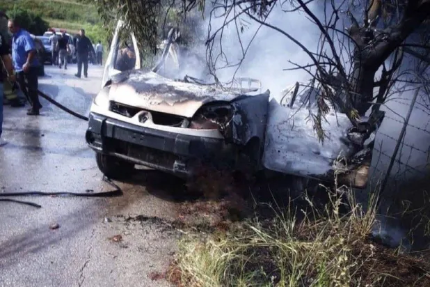 السيارة التي استهدفت بغارة إسرائيلية في بلدة بافليه الجنوبية وأدت إلى مقتل 4 عناصر من «حزب الله» (متداولة على وسائل التواصل الاجتماعي)