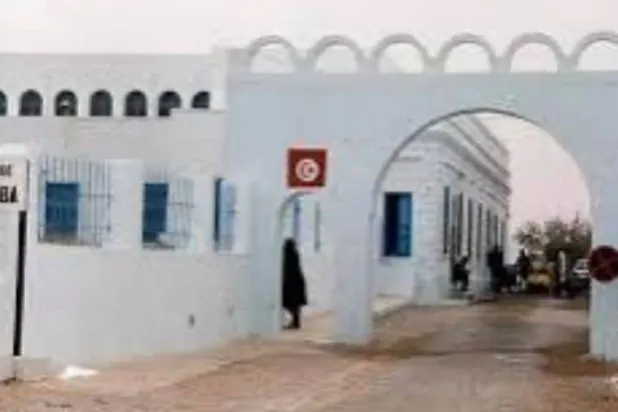 الكنيس اليهودي «الغريبة» في جزيرة جربة التونسية شهد العام الماضي هجوماً مسلحاً... وفي 2002 هجوماً إرهابياً