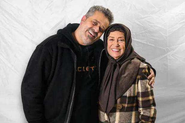 وحدها الثقة بمَن يعمل معهم تُخفّف الحِمْل (صور المخرج)