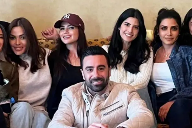 مع فريق عمل {نظرة حب} (حسابه على {انستغرام})