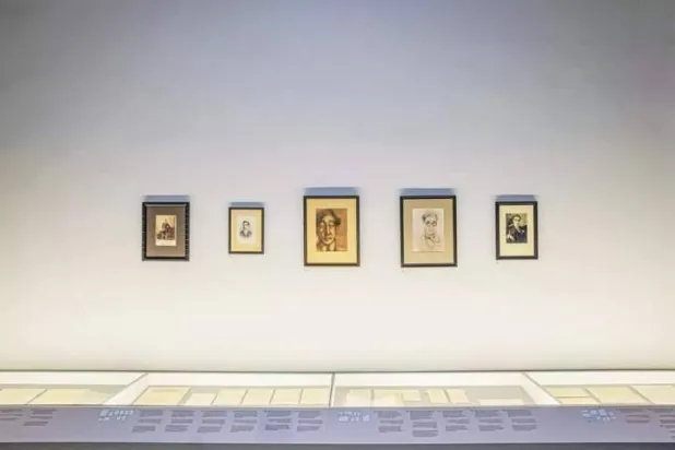 مخطوطات الشاعر وبعض بورتريهاته (الشرق الأوسط)