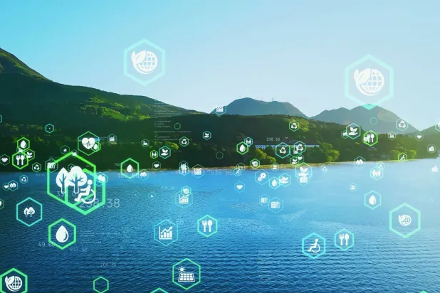 تتنوع مصادر تلوث المياه بالرصاص وتشمل أنابيب الصرف الصحي القديمة والتعدين وصهر الرصاص والطلاء المحتوي على الرصاص (شاترستوك)