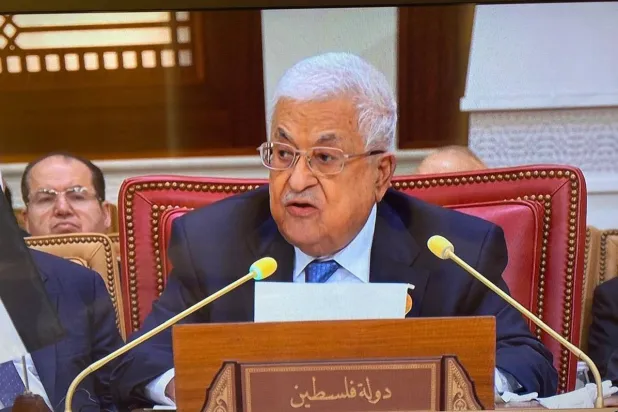 الرئيس الفلسطيني محمود عباس خلال كلمته في قمة البحرين (الشرق الأوسط)