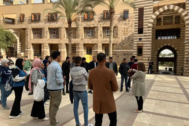 طلاب في جامعة العلمين الأهلية بمصر (صفحة الجامعة على «فيسبوك»)