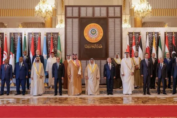 صورة جماعية للقادة العرب بقمة البحرين (رويترز)