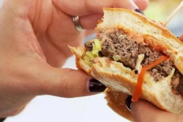 عند الرياضيين يتم حرق الدهون المشبعة كطاقة (رويترز)