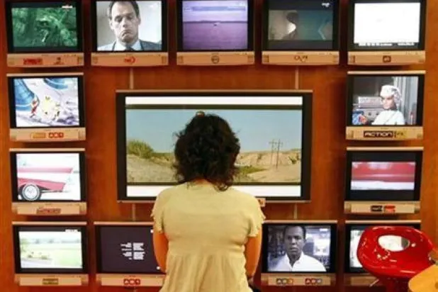 متابعة الانتخابات الرئاسية وبطولات كرة القدم قد تصيبك بنوبة قلبية (رويترز)