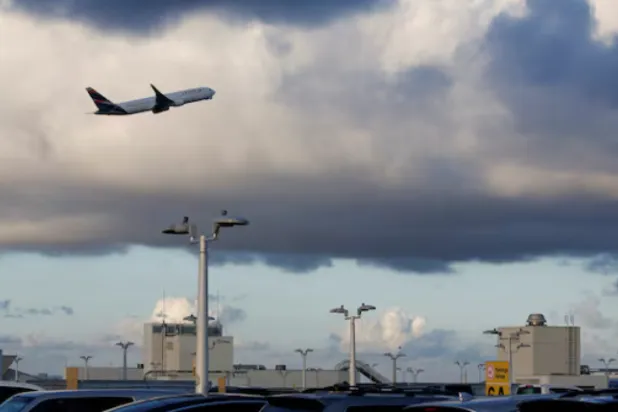 المطبات الهوائية نوع من الاضطرابات الجوية التي تنجم عن الحركات الفوضوية للهواء (رويترز)