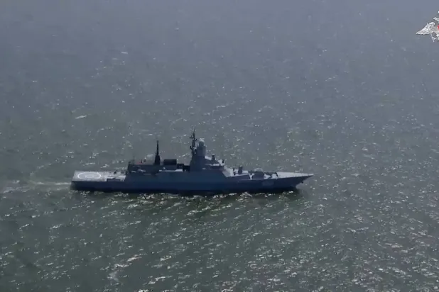 مدمرة روسية خلال مشاركتها بمناورات عسكرية في بحر البلطيق (أرشيفية - رويترز)