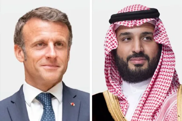 ولي العهد السعودي الأمير محمد بن سلمان والرئيس الفرنسي إيمانويل ماكرون (الخارجية السعودية)