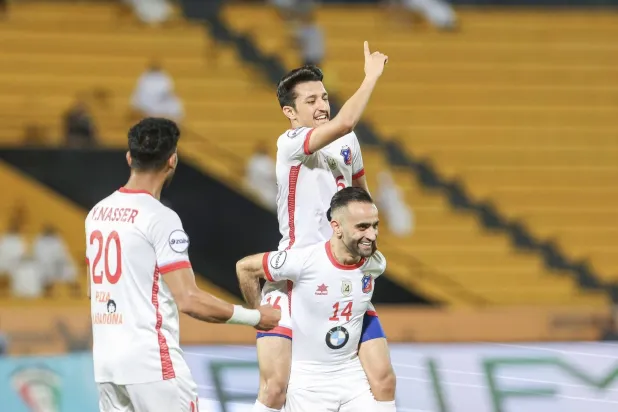 فرحة لاعبي نادي الكويت بلقب الدوري (نادي الكويت)