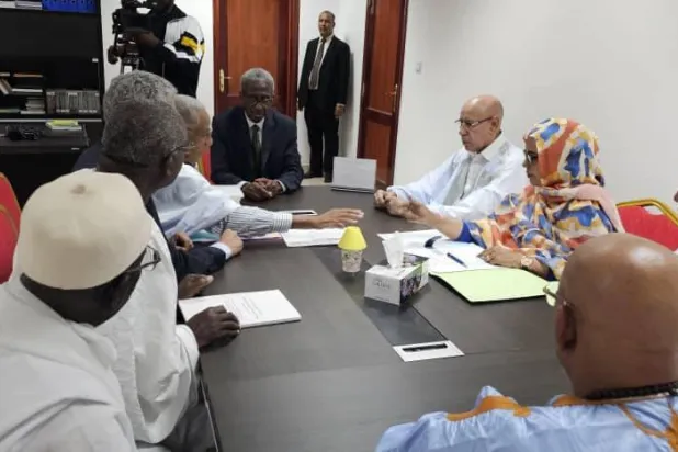 ولد الغزواني أثناء تقديم ملف ترشحه للمجلس الدستوري اليوم الجمعة (الشرق الأوسط)