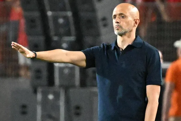 ميغيل كاردوزو مدرب الترجي التونسي (أ.ف.ب)