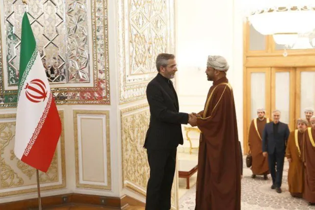 صورة نشرتها «الخارجية الإيرانية» من استقبال باقري كني وزير الخارجية العماني بدر البوسعيدي الاثنين