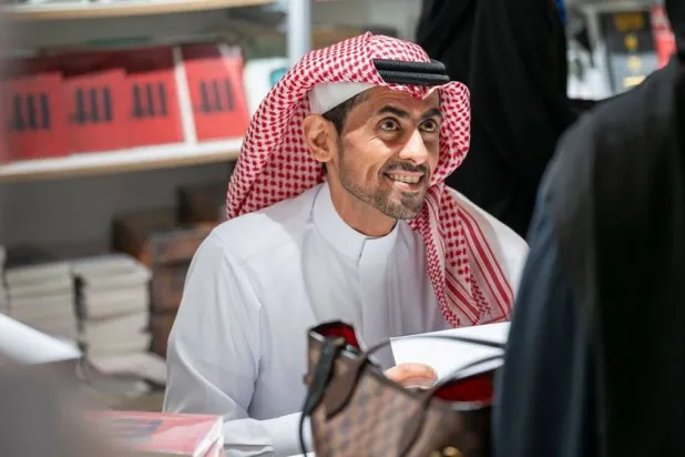 صناعة النجم الأدبي... وصناعة النجم الفني