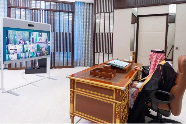 خادم الحرمين الشريفين يترأس جلسة مجلس الوزراء عبر الاتصال المرئي (واس)