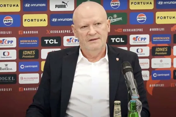 إيفان هاسيك مدرب التشيك خلال إعلانه قائمة لاعبين المنتخب المشاركة في يورو 2024 (الشرق الأوسط)