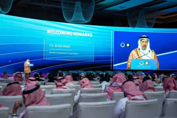 وزير الاستثمار يتحدث للحضور خلال المنتدى الاستثماري لدول مجلس التعاون الخليجي ودول آسيا الوسطى بالرياض (الشرق الأوسط)