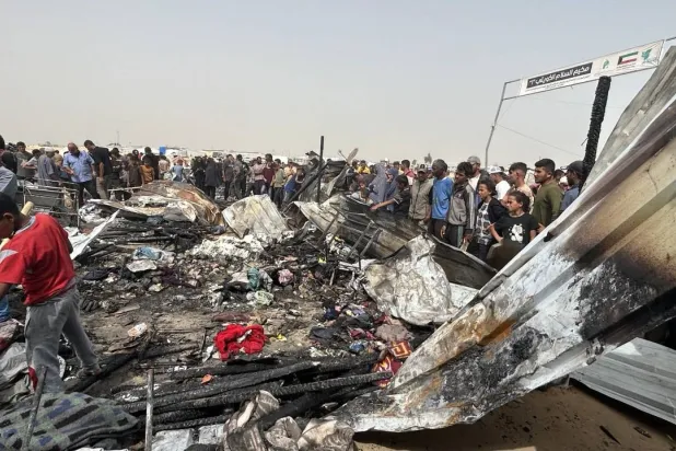 أسفر قصف إسرائيلي ليل الأحد على مخيم في رفح عن مقتل 45 شخصاً على الأقل (وكالة أنباء العالم العربي)