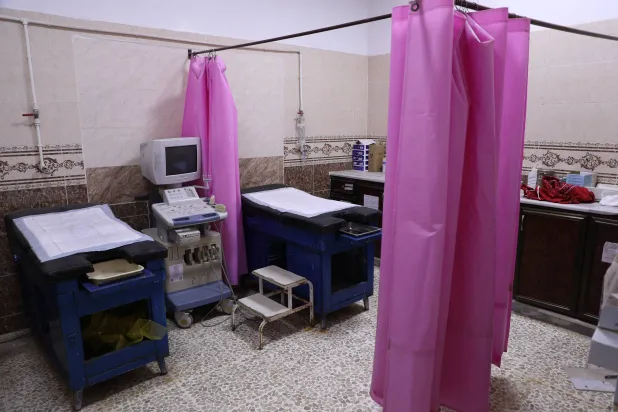 مئات الآلاف يواجهون خطر الحرمان من الرعاية الصحية في إدلب