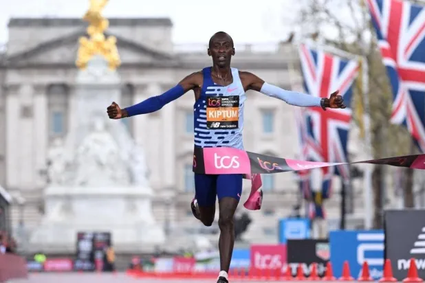 مصرع كيلفن كيبتوم خسارة كبيرة لعالم القوى (أ.ف.ب)