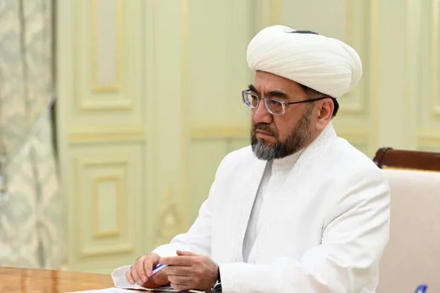 نور الدين خالق نظر وزير الشؤون الدينية والمفتي العام الأوزبكي (وام)