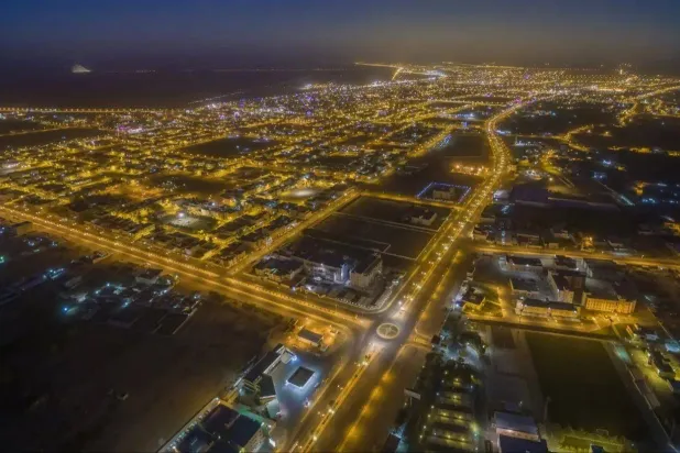 تصوير جوي ليلي لمحافظة البيشة في جنوب المملكة (واس)