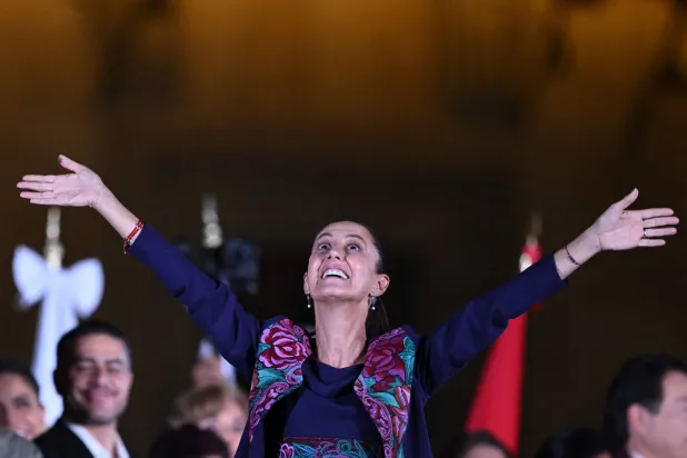 كلاوديا شينباوم بعد إعلان فوزها بالانتخابات (أ.ف.ب)