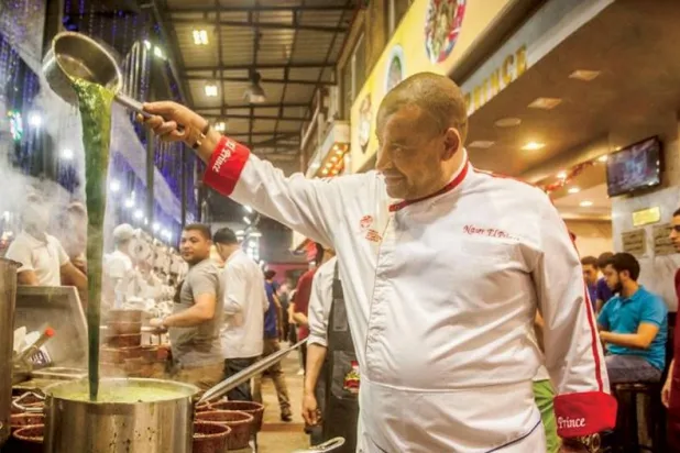 (شو) الملوخية ابتكره قبل سنوات مطعم «كبدة البرنس» (صفحة المطعم على فيسبوك)