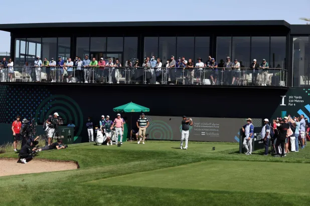 من إحدى بطولات الغولف العالمية التي احتضنتها المملكة (الشرق الأوسط)