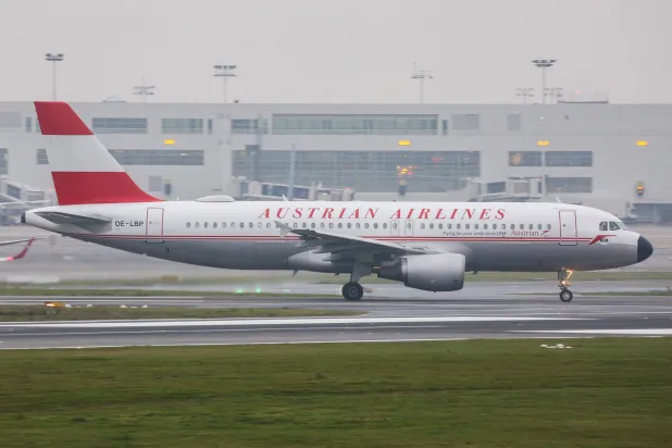 طائرة ركاب تابعة للخطوط الجوية النمساوية (رويترز)