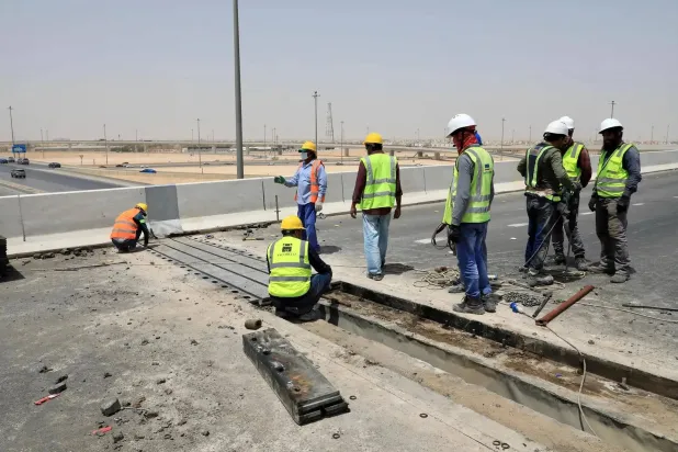 يهدف القرار إلى الحفاظ على سلامة وصحة العاملين (واس)