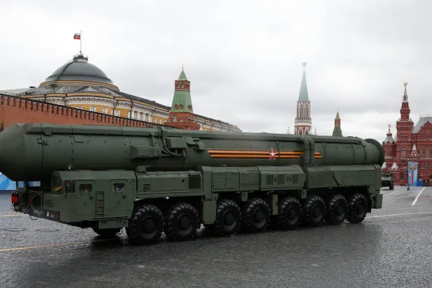 أنظمة الصواريخ الباليستية العابرة للقارات الروسية يارس (رويترز)