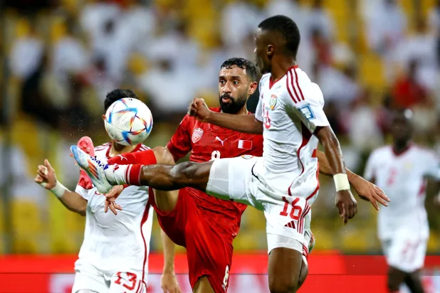 من مواجهة الإمارات والبحرين ضمن التصفيات المشتركة المؤهلة لكأس آسيا 2027 وكأس العالم 2026 (رويترز)