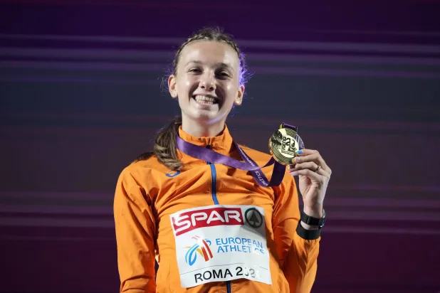 فيمكه بول فازت بالميدالية الذهبية في السباق (أ.ب)