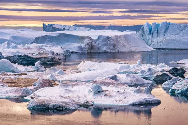 التغيرات المناخية تؤدي إلى ذوبان الجليد القطبي