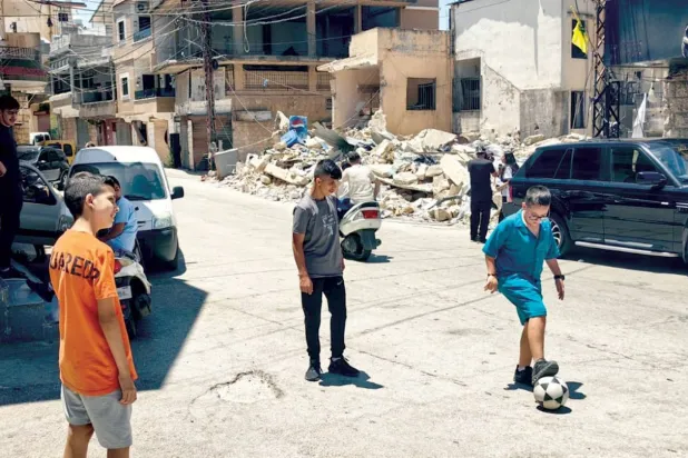 Dün (pazar) öğleden sonra el-Hıyam kasaba meydanında oynayan çocuklar. (sosyal medya)
