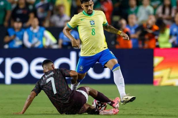 باكيتا خلال مباراة البرازيل والمكسيك الودية (إ.ب.أ)