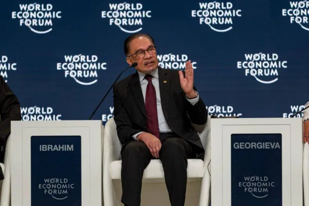 رئيس الوزراء الماليزي أثناء مشاركته في اجتماع المنتدى الاقتصادي العالمي الذي انعقد في الرياض في أبريل (موقع المنتدى الاقتصادي)