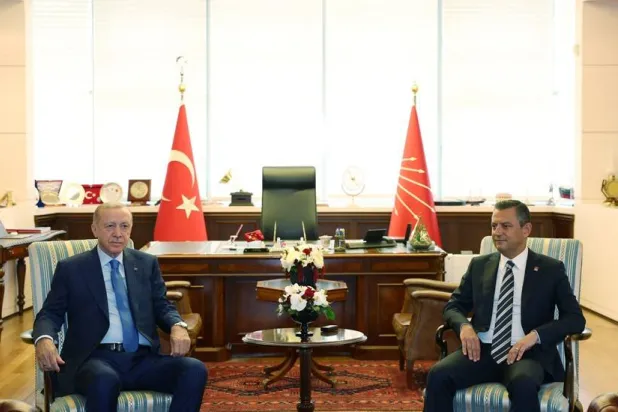 زيارة إردوغان لحزب «الشعب الجمهوري» ولقاء أوزيل للمرة الثالثة أحدثا جدلاً (الرئاسة التركية) 