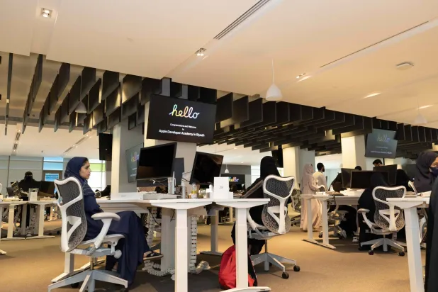 أكاديمية أبل للمطورين في السعودية ستكون واحدة من ضمن الأكاديميات في البرازيل وإندونيسيا وإيطاليا وكوريا الجنوبية والولايات المتحدة وسيتم تقديم المنهج بداية من هذا الخريف (الشرق الأوسط)