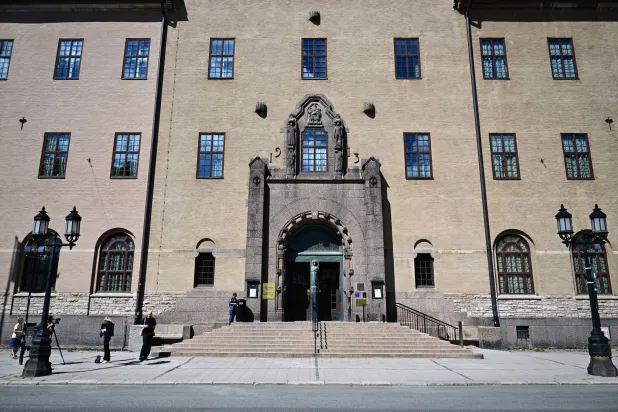 محكمة استوكهولم حيث عقدت جلسة محاكمة ضابط سوري سابق بتهمة ارتكاب جرائم حرب 20 يونيو 2024 (إ.ب.أ)