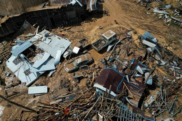 صورة جوية تظهر الدمار الذي سببته الفيضانات في إقليم غوانغدونغ بجنوب الصين (أ.ف.ب)