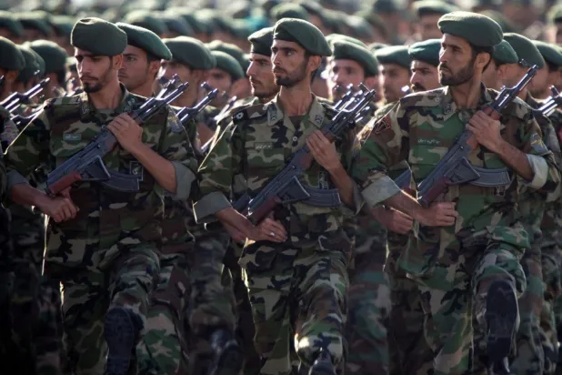 İran Devrim Muhafızları, 22 Eylül 2007'de Tahran'daki askeri geçit töreni sırasında  (Reuters)