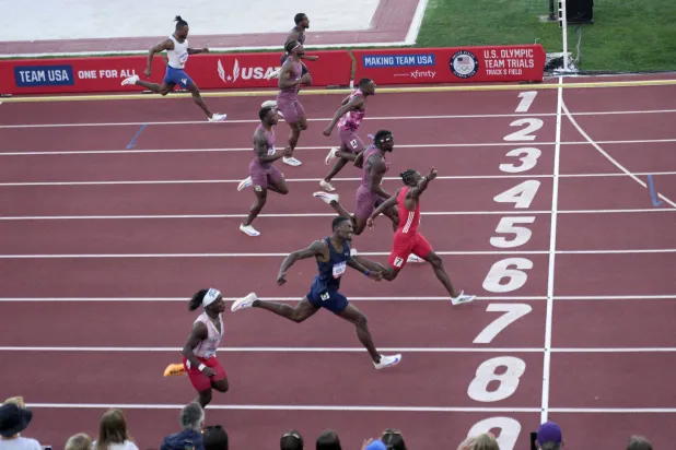 يسعى لايلز إلى تحقيق رباعية ذهبية في باريس بمشاركته في سباق التتابع 4 مرات 400 م (رويترز)