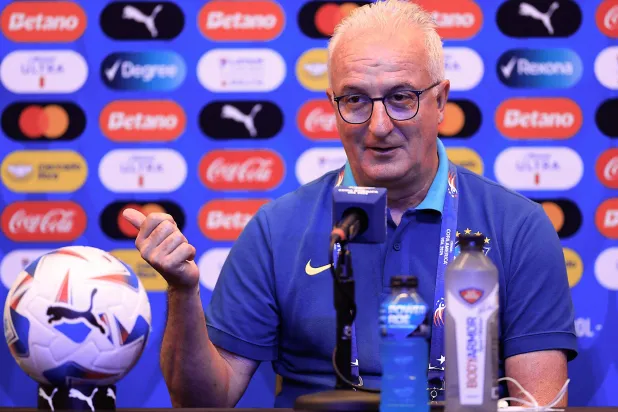 دوريفال جونيور خلال المؤتمر الصحافي (أ.ف.ب)