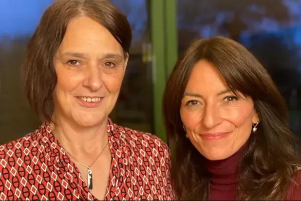 ليز دويتش ومقدّمة البرنامج (آي تي في)