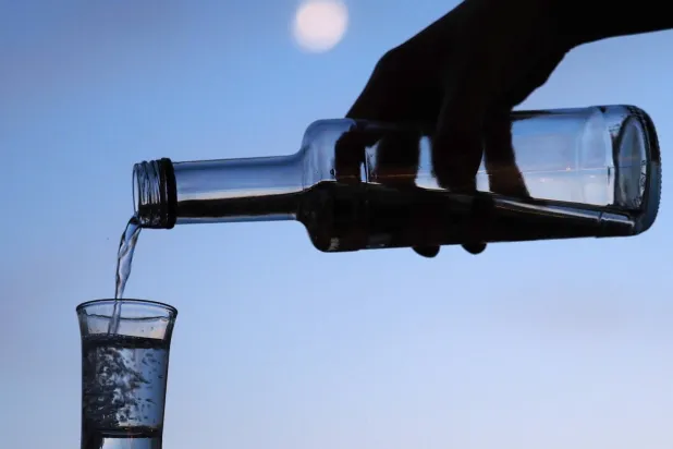 يقضي الكحول على 2.6 مليون شخص سنوياً وفق تقرير أصدرته منظمة الصحة العالمية الثلاثاء عدّت فيه هذا الرقم «مرتفعاً بشكل غير مقبول»