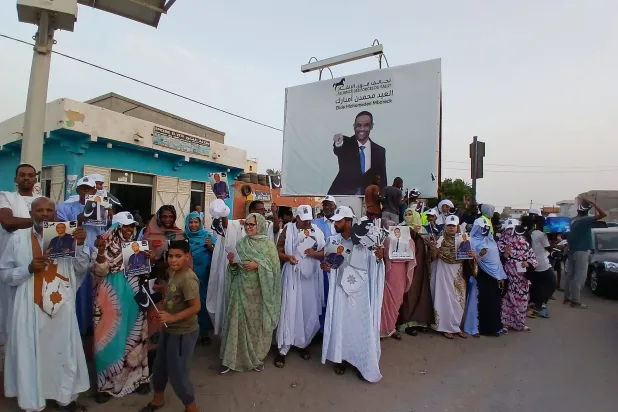ناشطون معارضون يعبئون لمرشحهم في شوارع نواكشوط (حملة العيد محمدن)